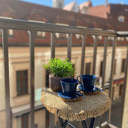 ברטיסלאבה Audrey Hepburn Apartment Old Town Air Conditioned מראה חיצוני תמונה