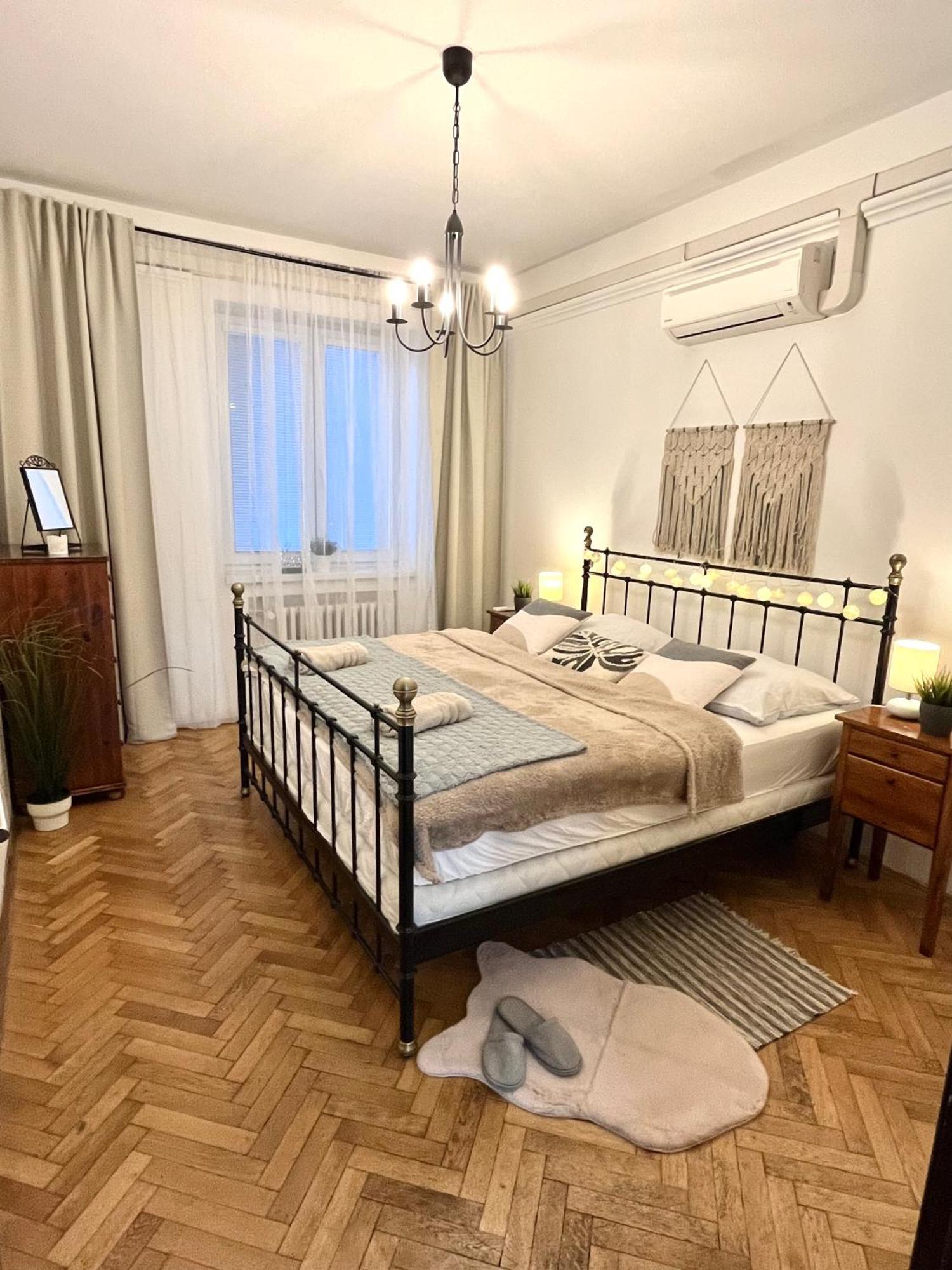 ברטיסלאבה Audrey Hepburn Apartment Old Town Air Conditioned מראה חיצוני תמונה