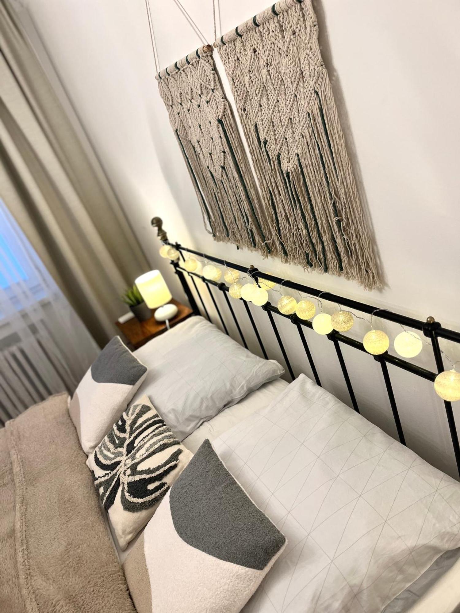ברטיסלאבה Audrey Hepburn Apartment Old Town Air Conditioned מראה חיצוני תמונה