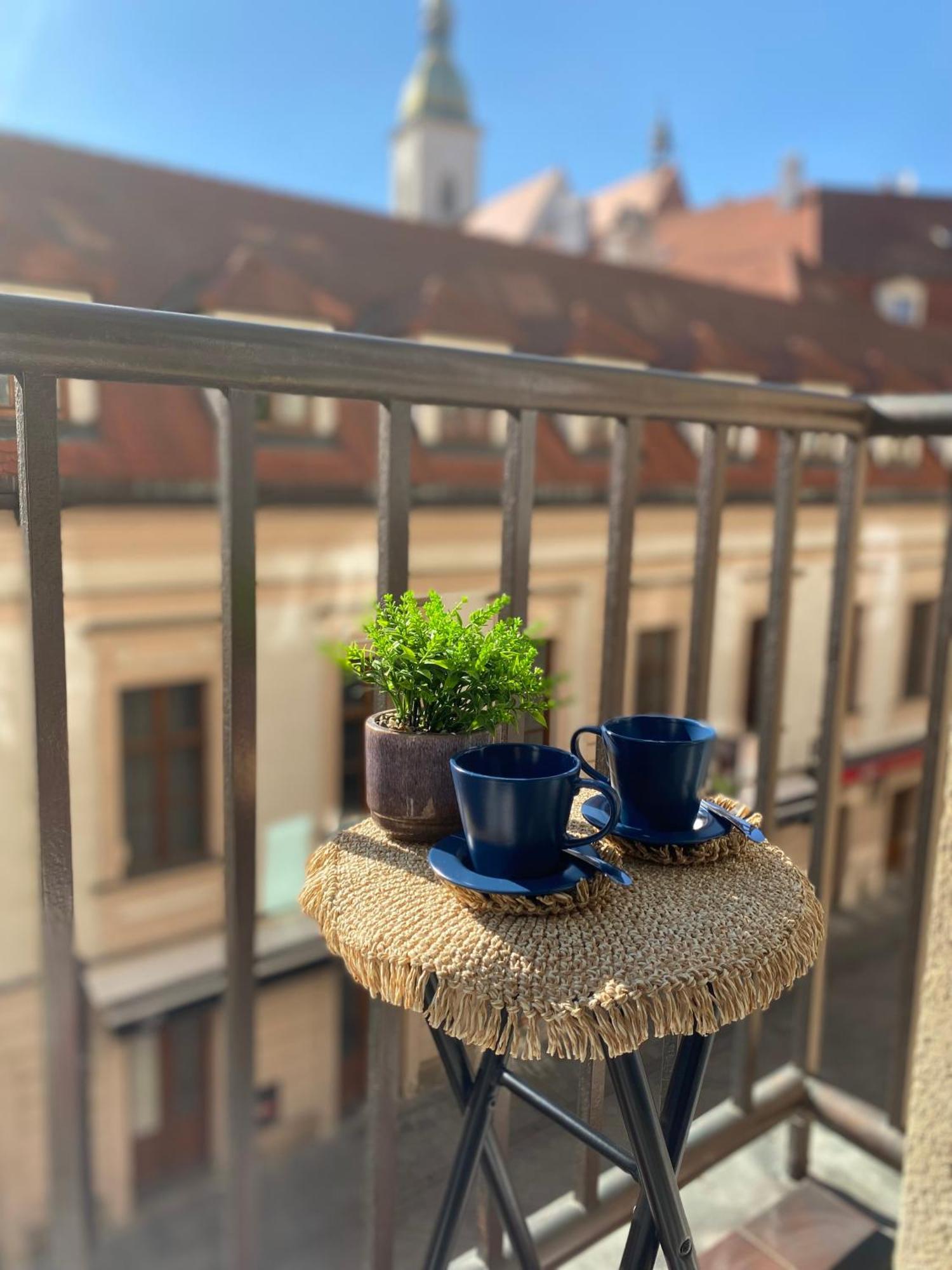 ברטיסלאבה Audrey Hepburn Apartment Old Town Air Conditioned מראה חיצוני תמונה
